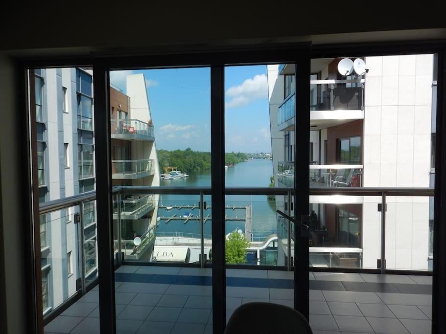 Imadnivalo Medences Hotellakas Szaunaval. Budapešť Exteriér fotografie